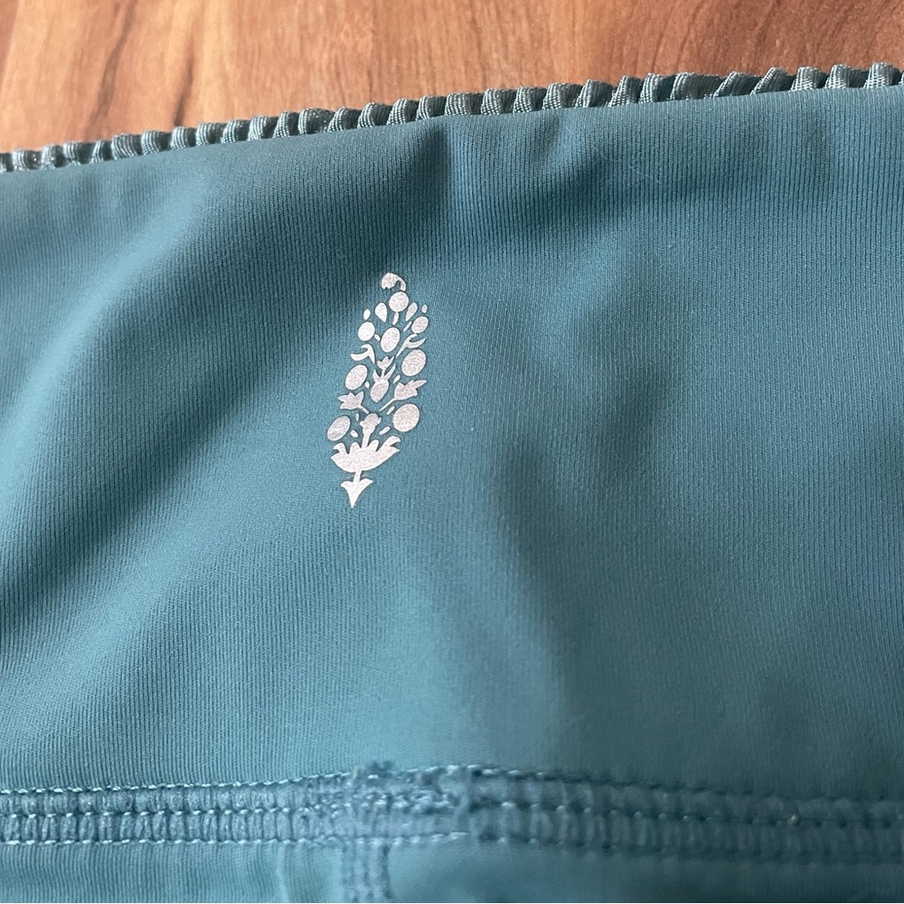 FP Movement by Free People Genesis Scallop Leggings Sz XS - Picture 4 of 6